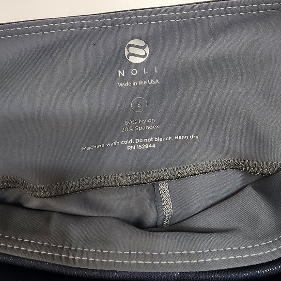 NWOT Noli Guerra Metallic Blue and Gray Camo Leggings Size 2 - Picture 7 of 7